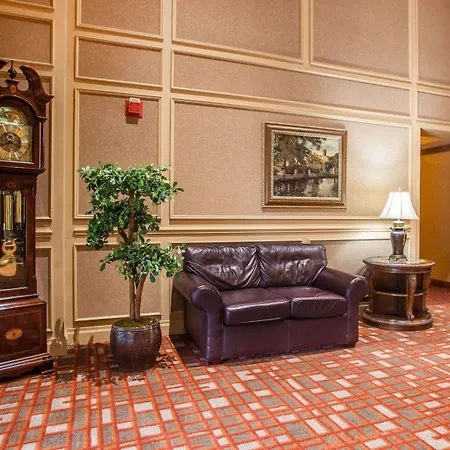 Clarion Hotel Palmer Inn-3