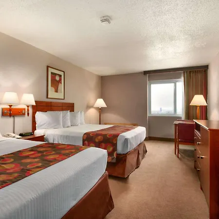 Ramada By Wyndham Bismarck-3