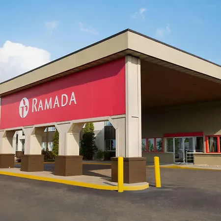 Ramada By Wyndham Bismarck-3