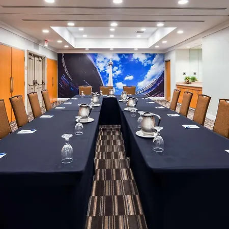 Best Western Premier Toronto Airport Carlingview Hotel-3