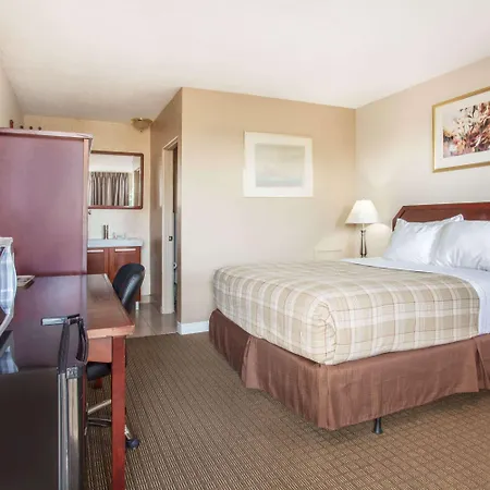 Howard Johnson Inn By Wyndham Kingston-3