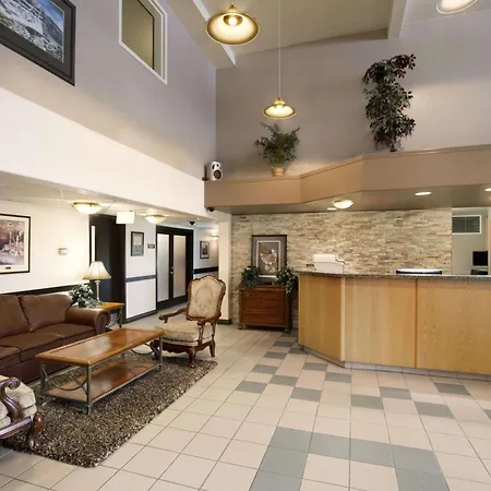 Super 8 By Wyndham Dawson Creek-3