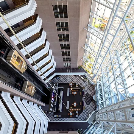Hilton Suites Toronto-Markham Conference Centre & Spa-3