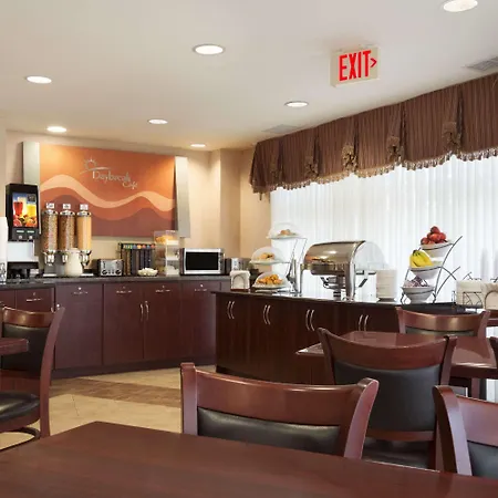 Days Inn & Suites By Wyndham Langley-3
