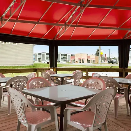 Days Inn By Wyndham Trois-Rivieres-2