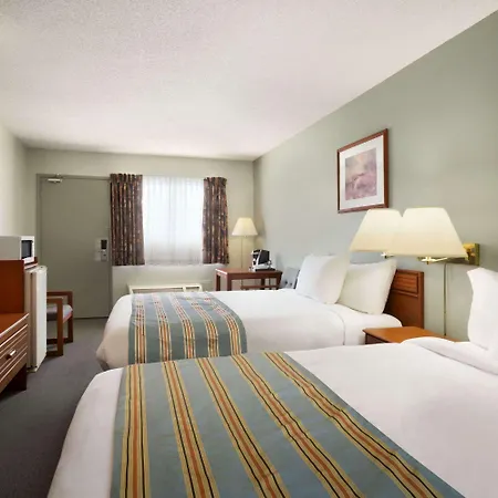 Travelodge By Wyndham Cranbrook-3