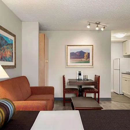 Travelodge By Wyndham Abbotsford Bakerview-3