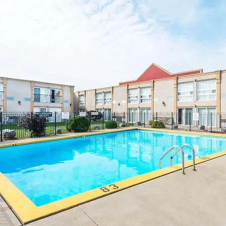 Super 8 By Wyndham Cambridge/Kitchener/Waterloo Area-2
