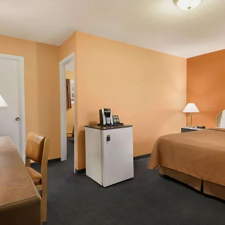 Travelodge By Wyndham Quesnel Bc-2