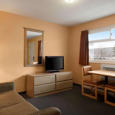 Travelodge By Wyndham Quesnel Bc-3