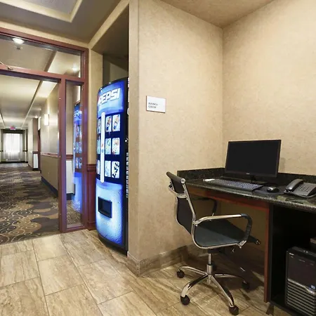 Ramada By Wyndham Edson-3