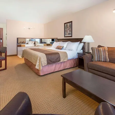 Gold Circle Inn-3