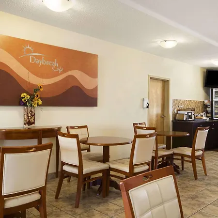 Days Inn By Wyndham Bonnyville-3