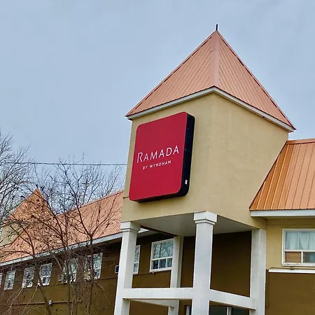 Ramada By Wyndham Whitecourt-2