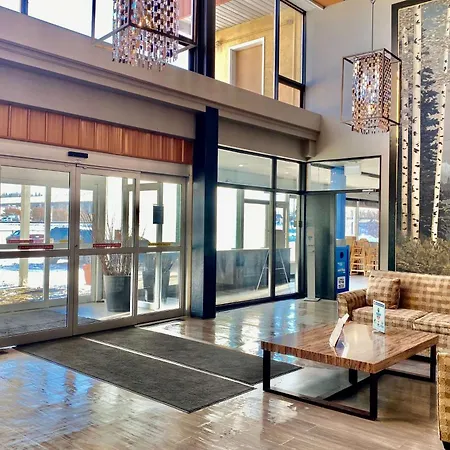 Ramada By Wyndham Whitecourt-2