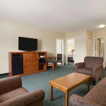 Travelodge By Wyndham Strathmore-2