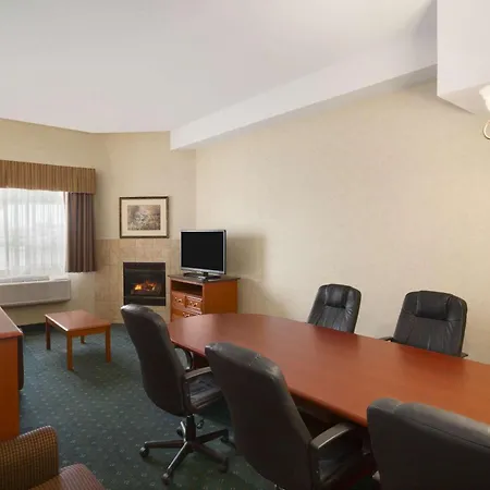 Travelodge By Wyndham Strathmore-3