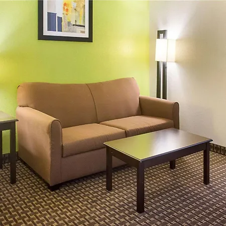 Quality Inn & Suites Quantico-3