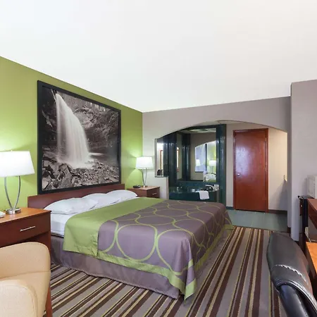 Super 8 By Wyndham Clarksville Northeast-2