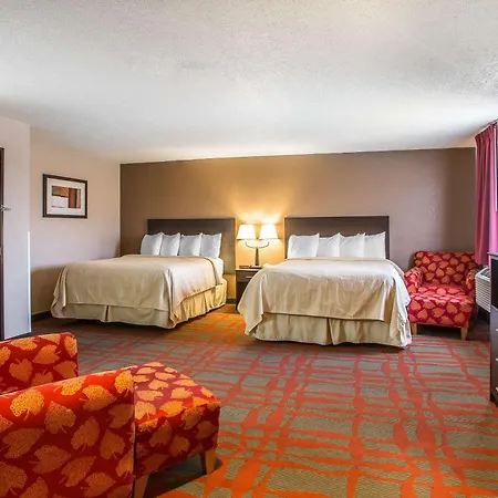 Quality Inn & Suites West Bend-2