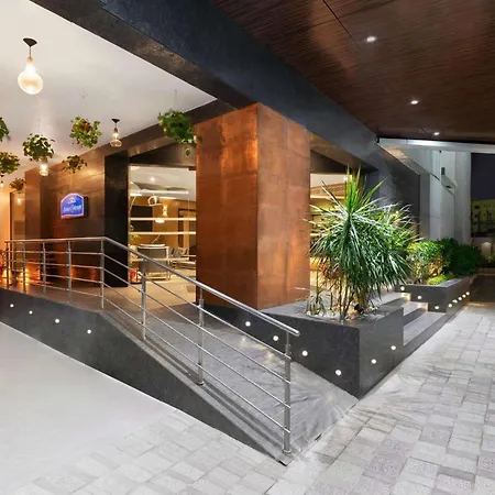 Howard Johnson By Wyndham, Kolkata Airport-3