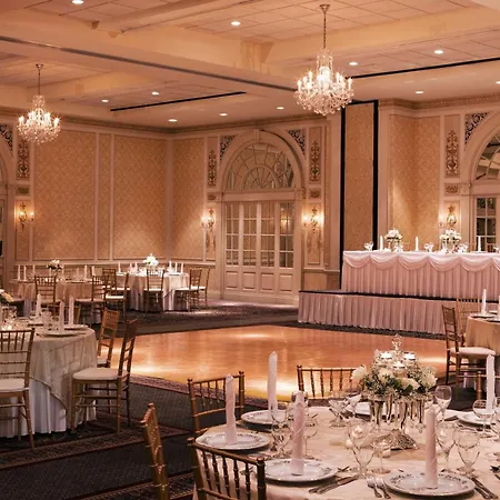 Hotel Roanoke & Conference Center, Curio Collection By Hilton-2