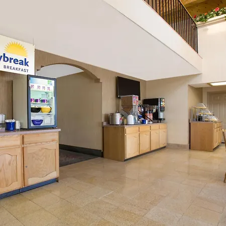 Days Inn & Suites By Wyndham Red Rock-Gallup-2