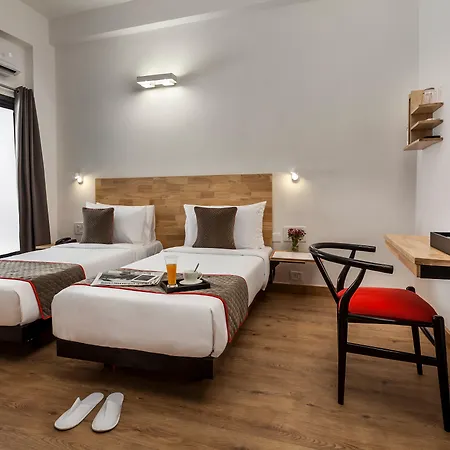 Oyo Townhouse 80 Meera Bagh-2