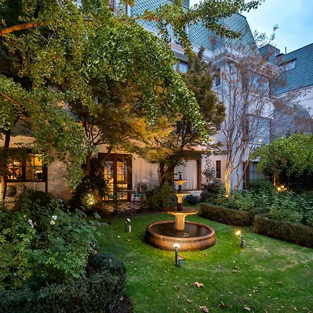 Park Plaza Bonaparte Boutique-3