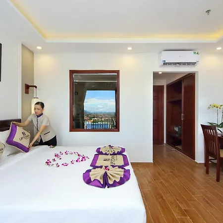 Uptown Hoi An Hotel & Spa-2
