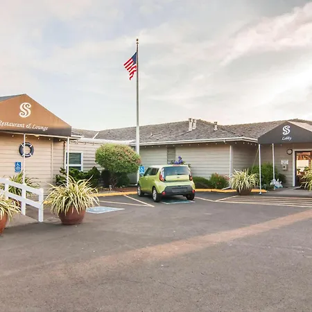 Clarion Inn Surfrider Resort-2