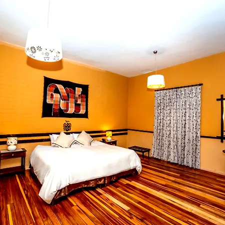 Yabar Hotel Plaza-2