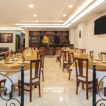 Hotel Embassy Park-3