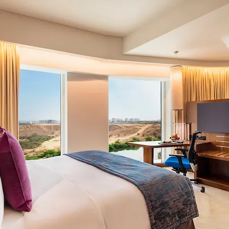 Crowne Plaza Muscat Ocec By Ihg-2
