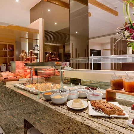 Ramada Hotel And Suites Amwaj Islands-2