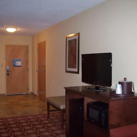 Hampton Inn & Suites Wiggins-3