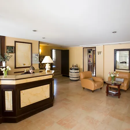 Alfred Hotels Beaune La Madeleine-2