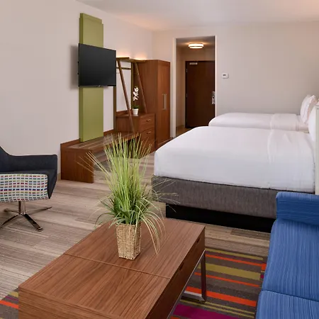 Holiday Inn Express & Suites - St. Petersburg - Madeira Beach By Ihg-3