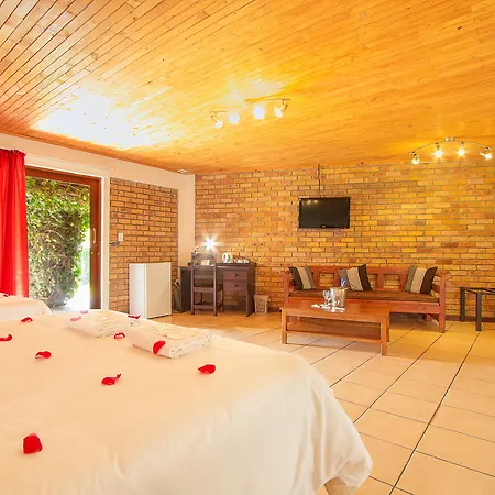 Airport Bird & Game Lodge-3