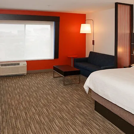 Holiday Inn Express & Suites - Aurora Medical Campus By Ihg-3