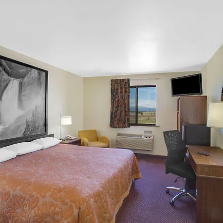 Super 8 By Wyndham West Yellowstone-3