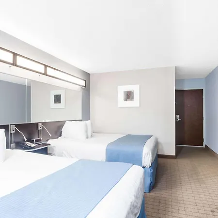 Microtel Inn & Suites Bath-3