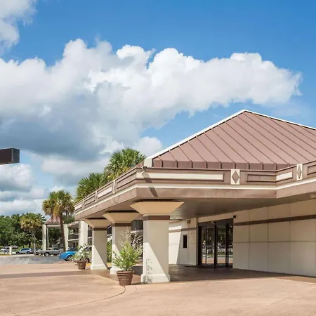 Travelodge By Wyndham Deltona-3