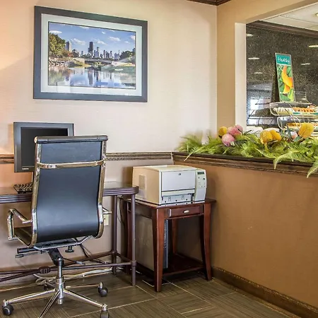 Quality Inn Elgin I-90-3