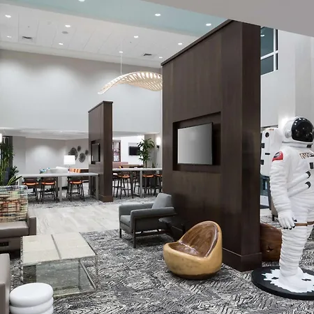 Hampton Inn & Suites Cape Canaveral Cruise Port, Fl-3