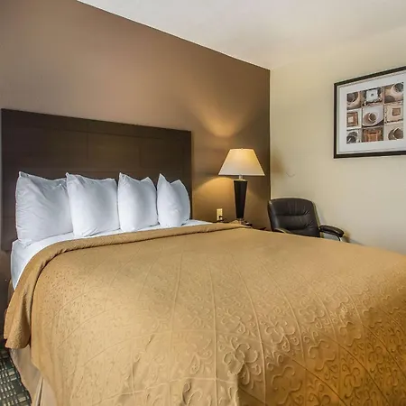 Quality Inn & Suites Decorah-2