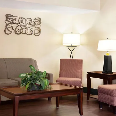 Baymont By Wyndham Rocky Mount-3