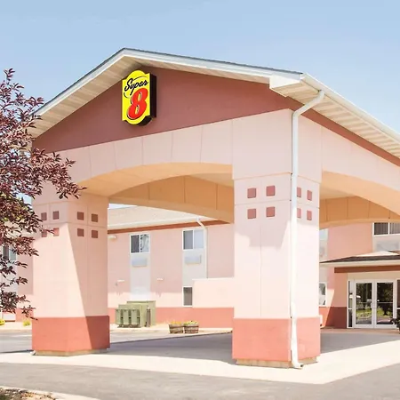 Super 8 By Wyndham Iola Ks-3