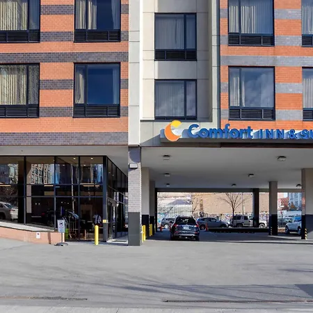 Comfort Inn & Suites Near Stadium-3