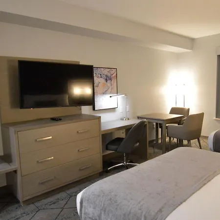 Best Western Plus Executive Residency Oklahoma City I-35-3